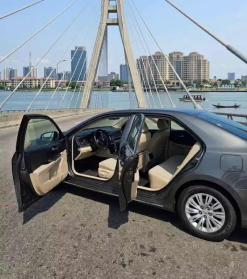 TOYOTA Camry   - 2013