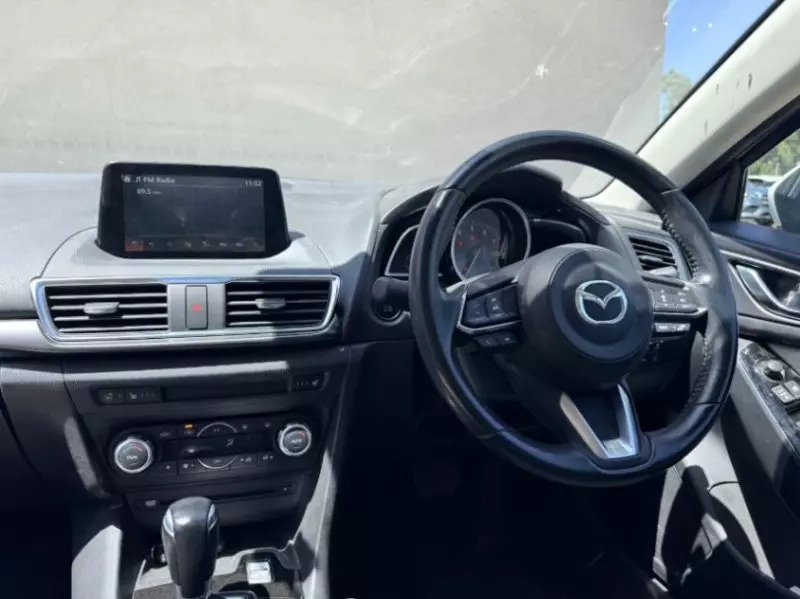 Mazda Axela    - 2018