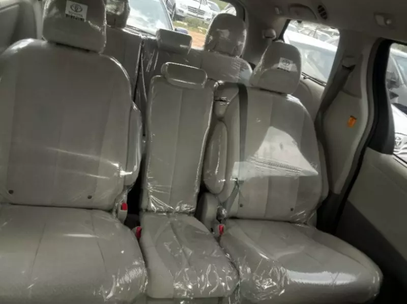 TOYOTA Sienna   - 2013