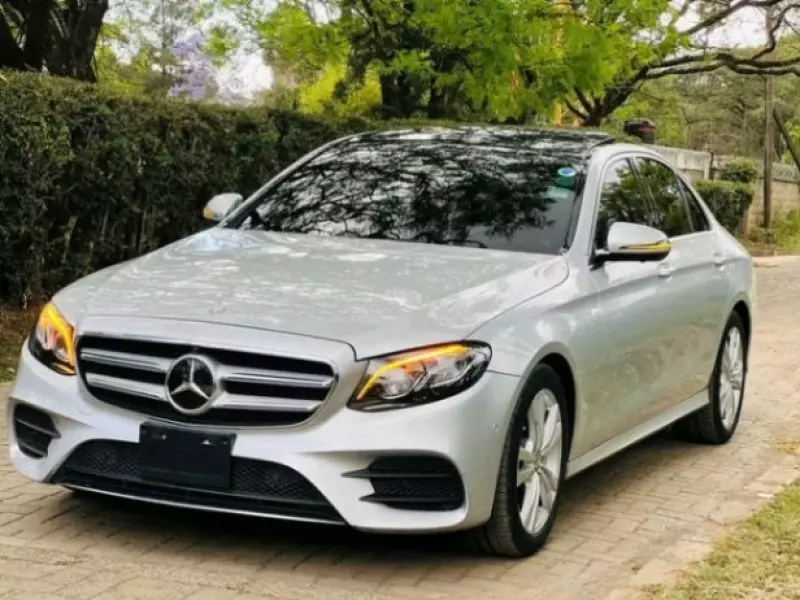 Mercedes-Benz E200   - 2017