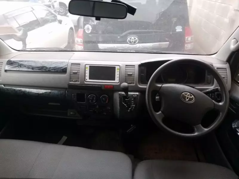 Toyota Hiace   - 2015
