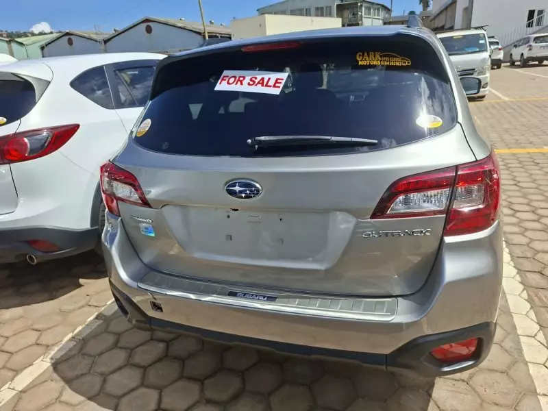 Subaru Outback   - 2016