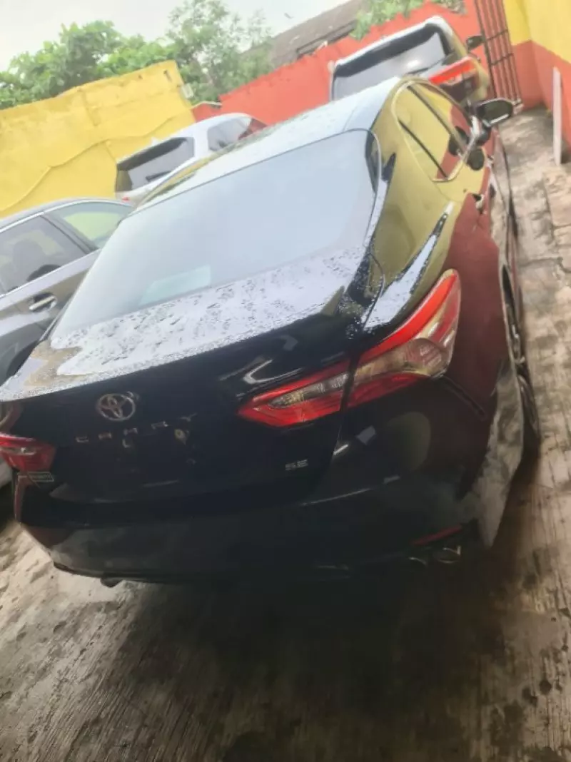 TOYOTA Camry   - 2018