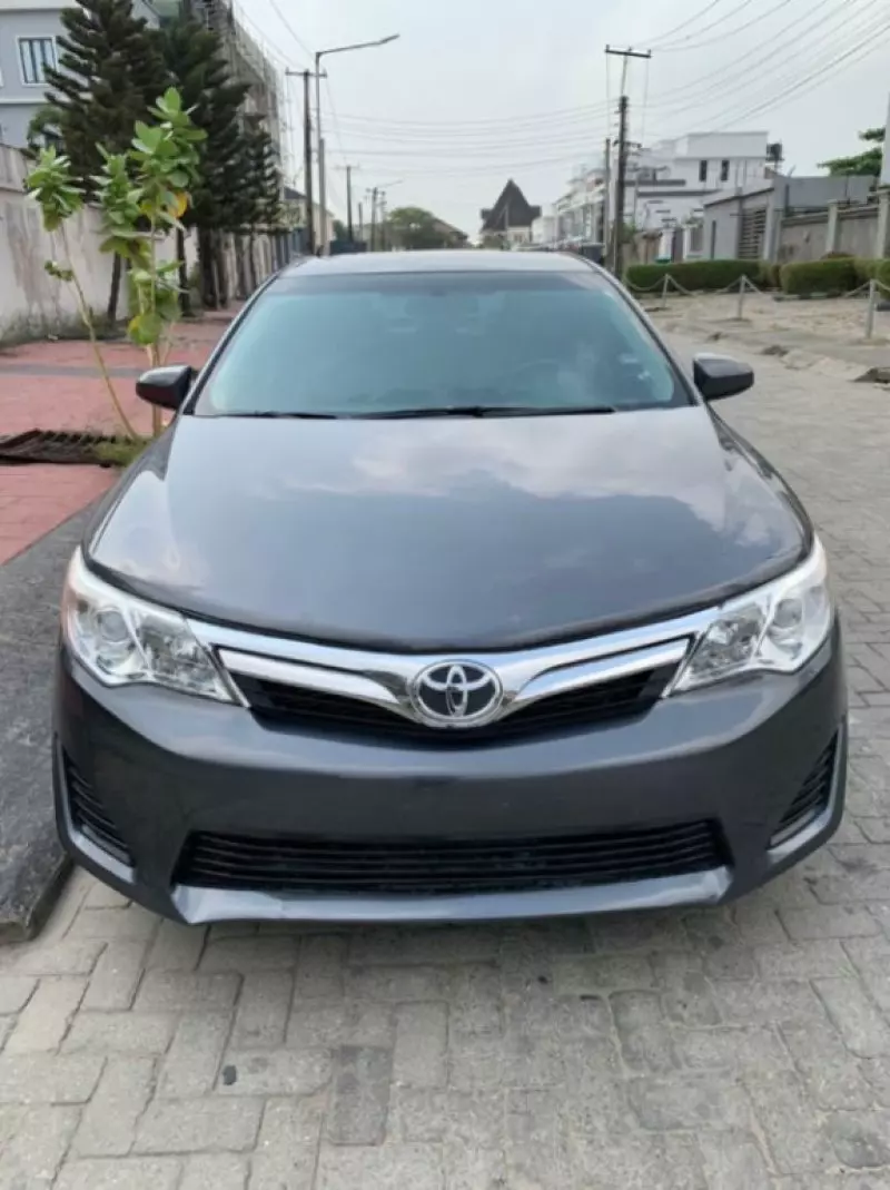 Toyota Camry   - 2013