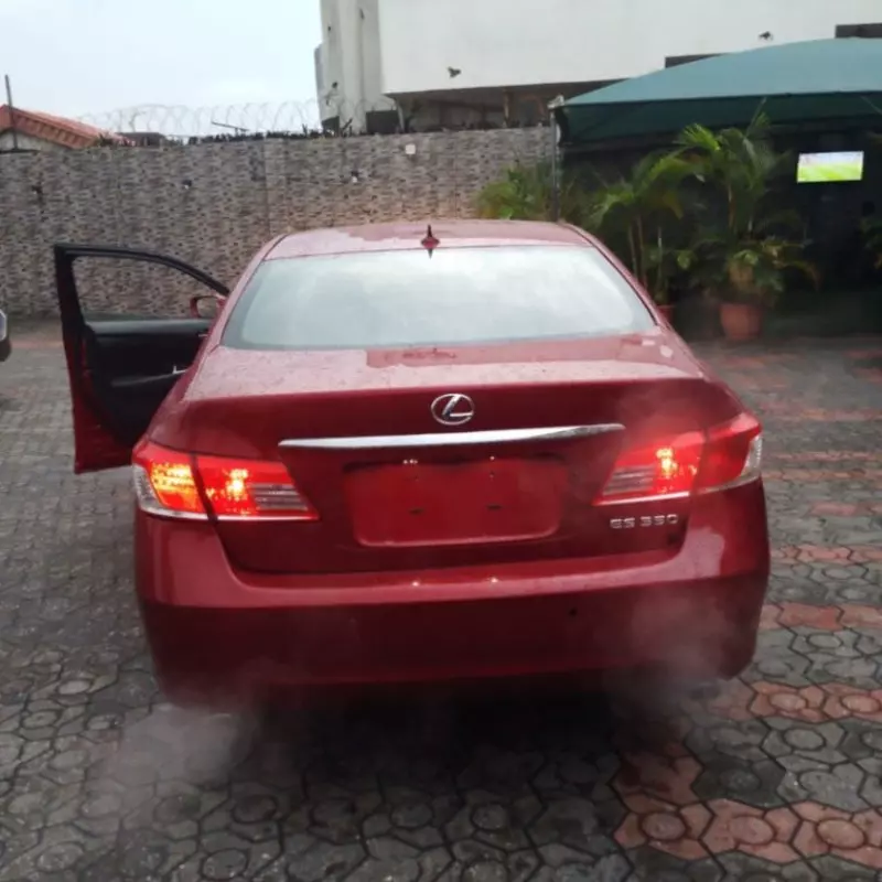 Lexus ES - 2011