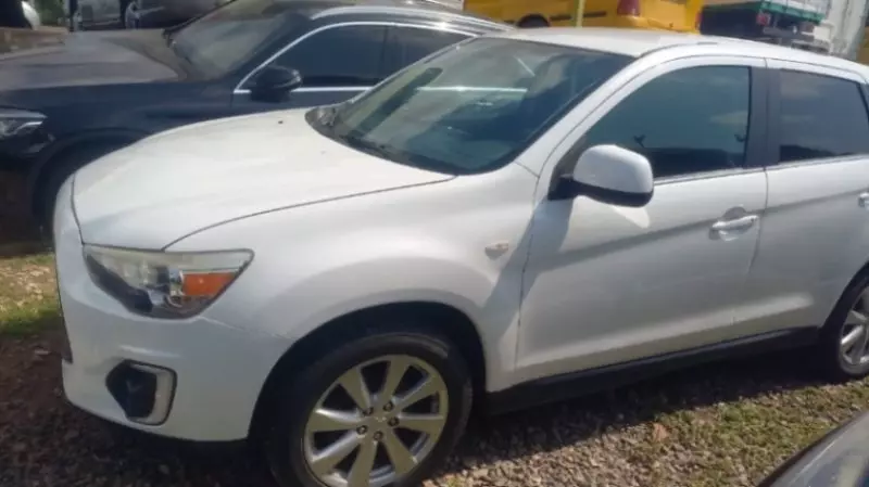 Mitsubishi Outlander Sport   - 2016