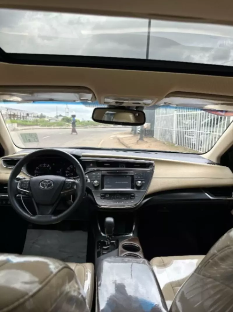 Toyota Avalon   - 2016