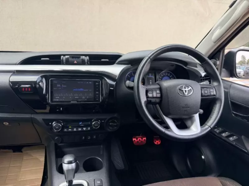 Toyota Hilux   - 2018