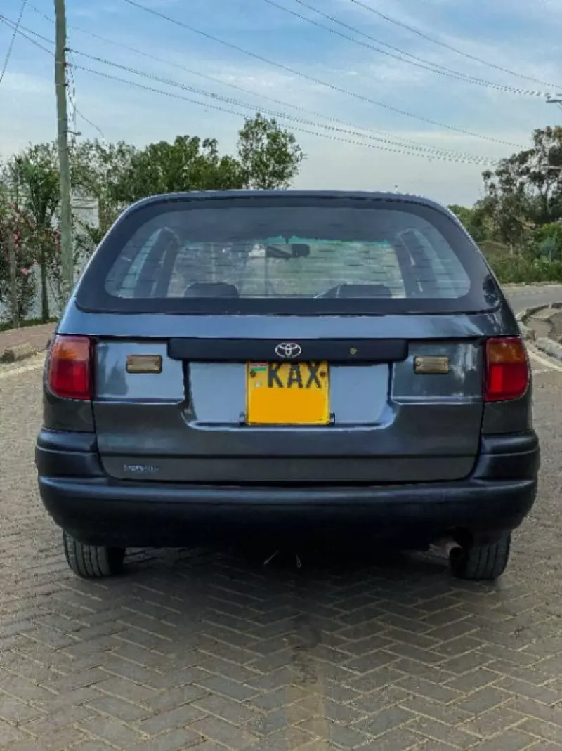 Toyota Carina   - 2000