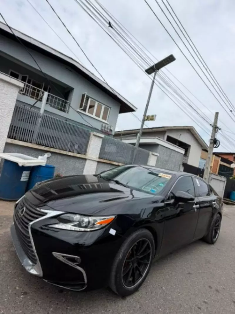 Lexus ES   - 2013