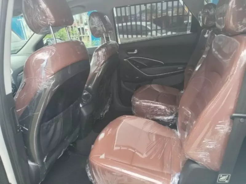 Hyundai Santa Fe   - 2015