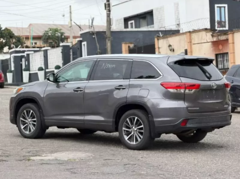 TOYOTA Highlander   - 2018