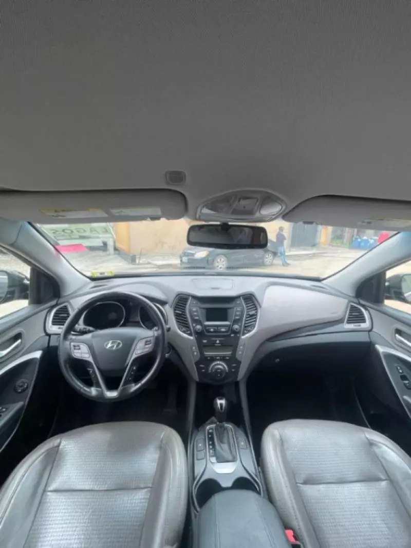 Hyundai Santa Fe   - 2013