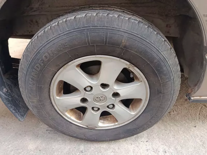 Toyota Hiace   - 2015