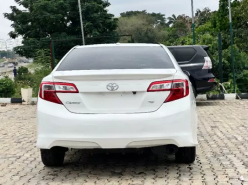 TOYOTA Camry   - 2012