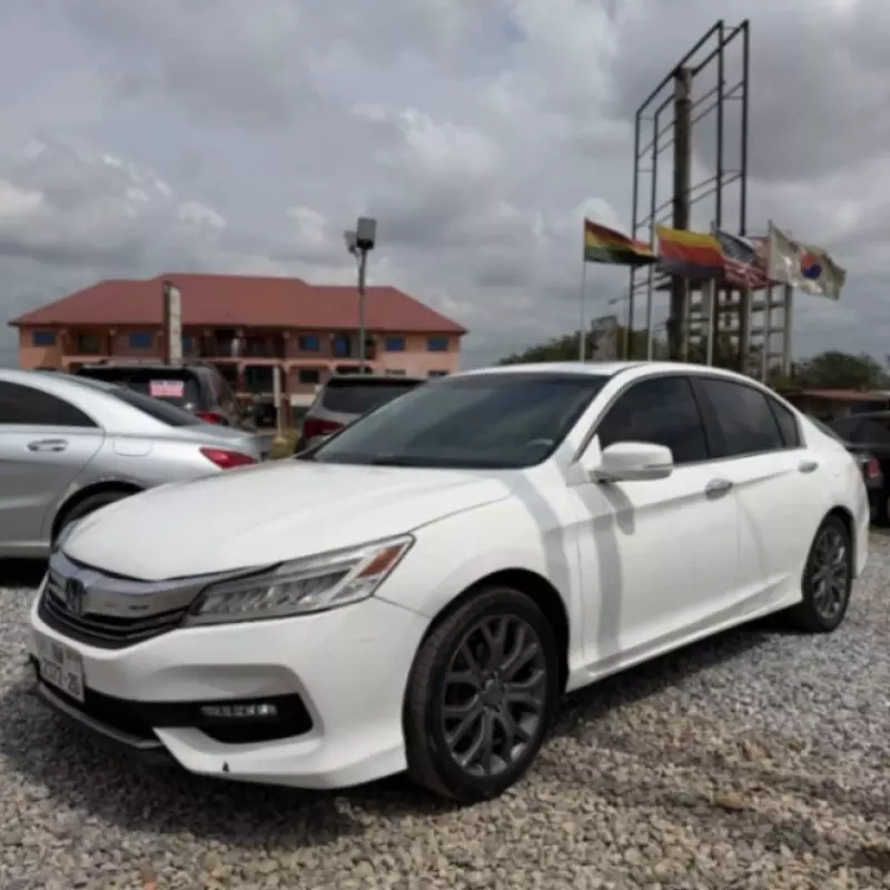 Honda Accord   - 2019