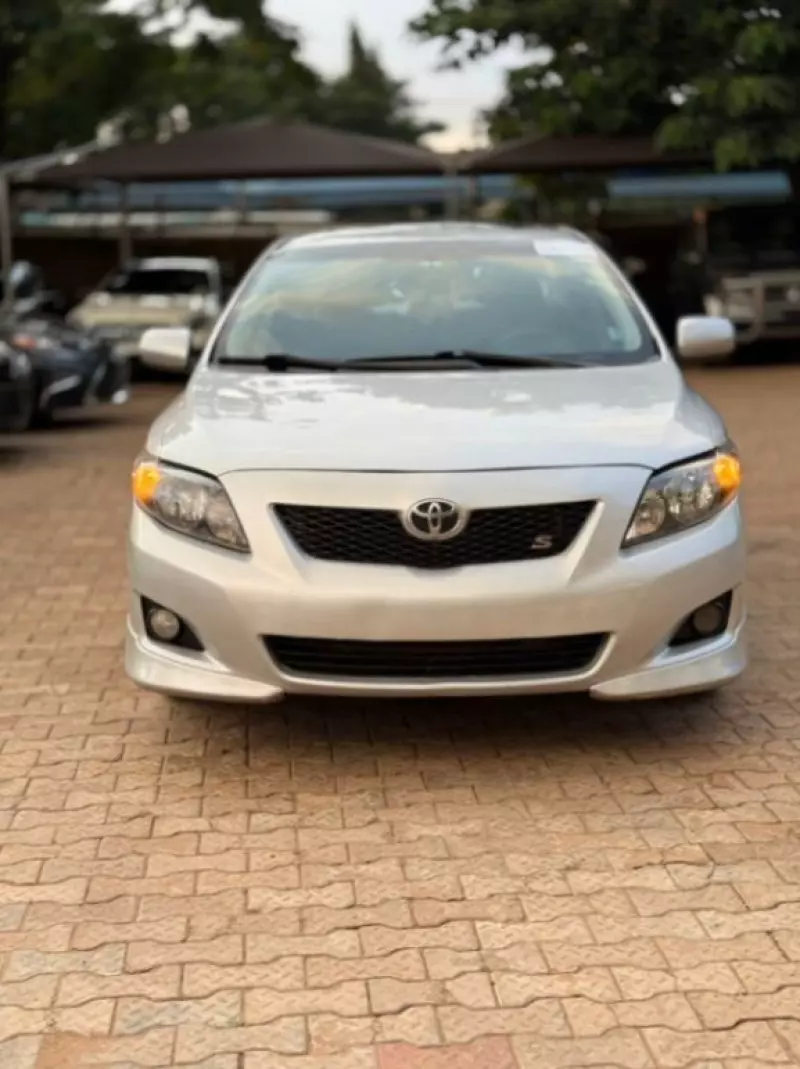 TOYOTA Corolla - 2009