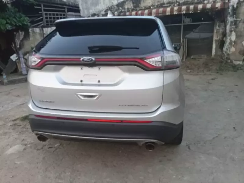 Ford Edge   - 2015