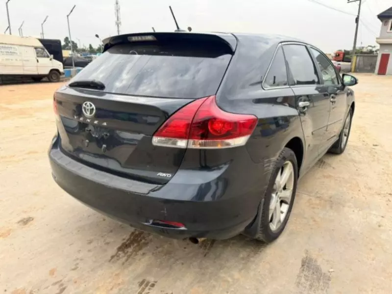 Toyota Venza   - 2013