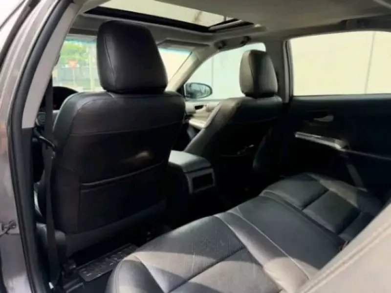 Toyota Camry   - 2013