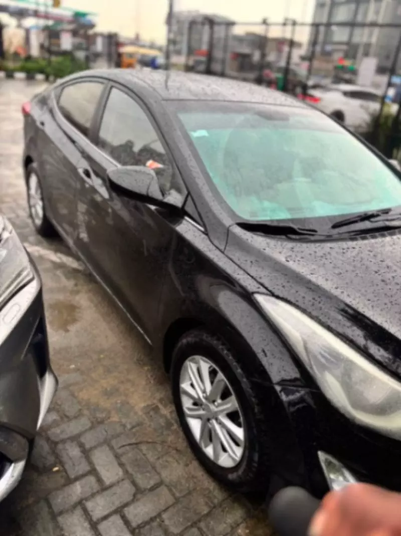 Hyundai Sonata   - 2012