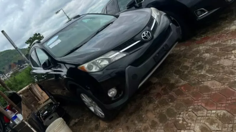 TOYOTA RAV4   - 2013