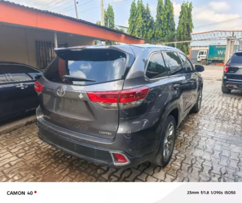 Toyota Highlander   - 2014