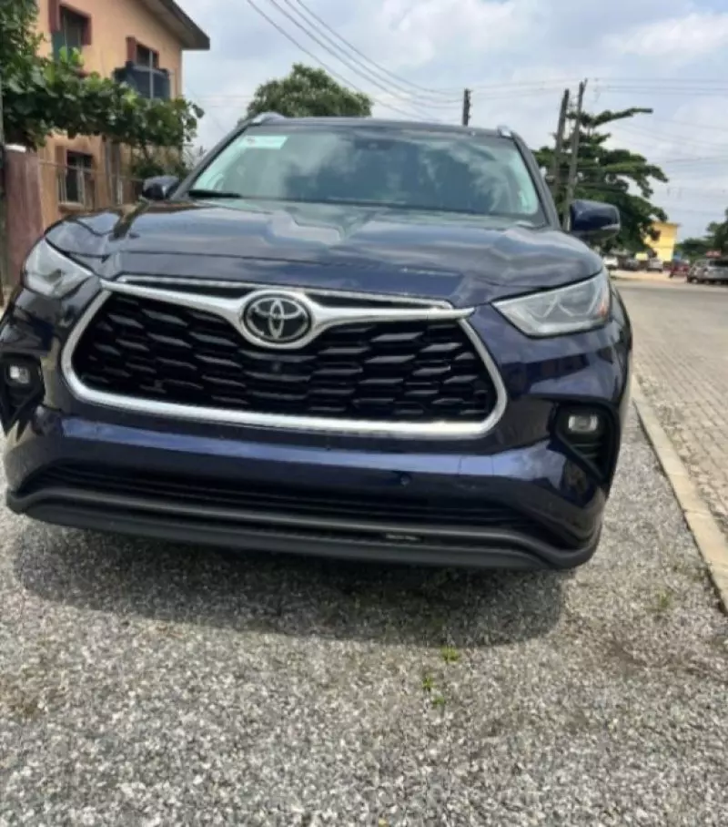 Toyota Grand Highlander   - 2021