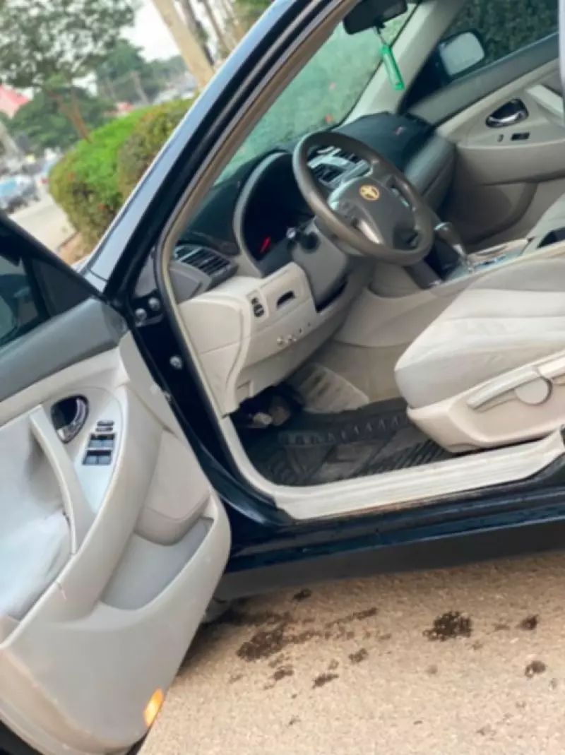 TOYOTA Camry - 2009