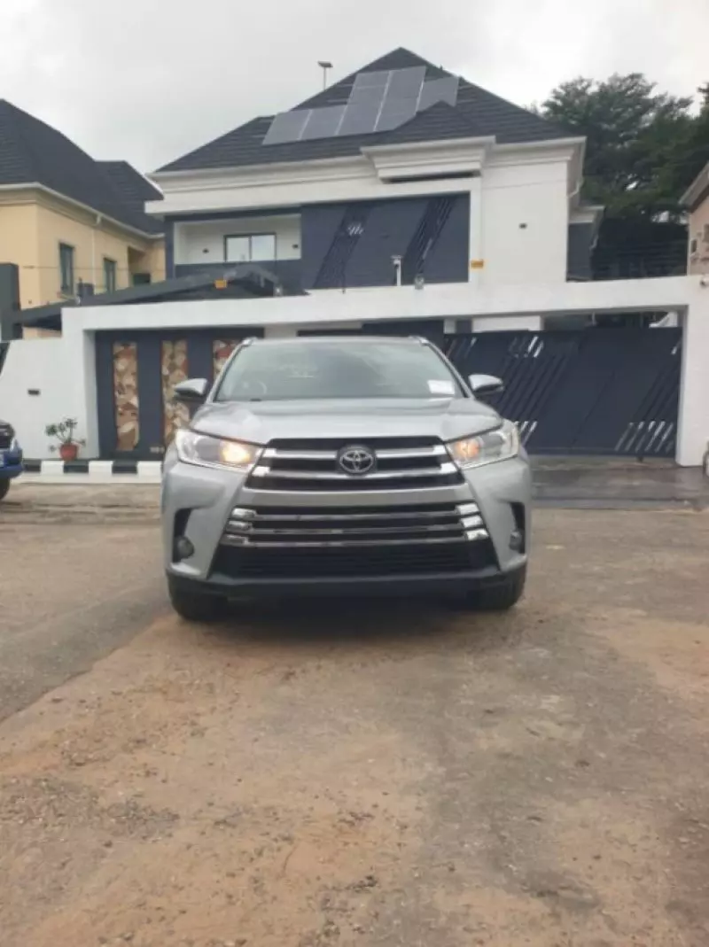 TOYOTA Highlander   - 2016