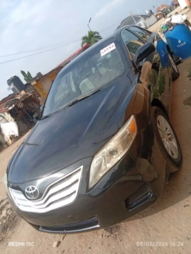 TOYOTA Camry   - 2011