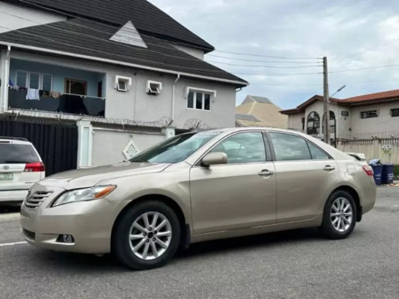 Toyota Camry   - 2008