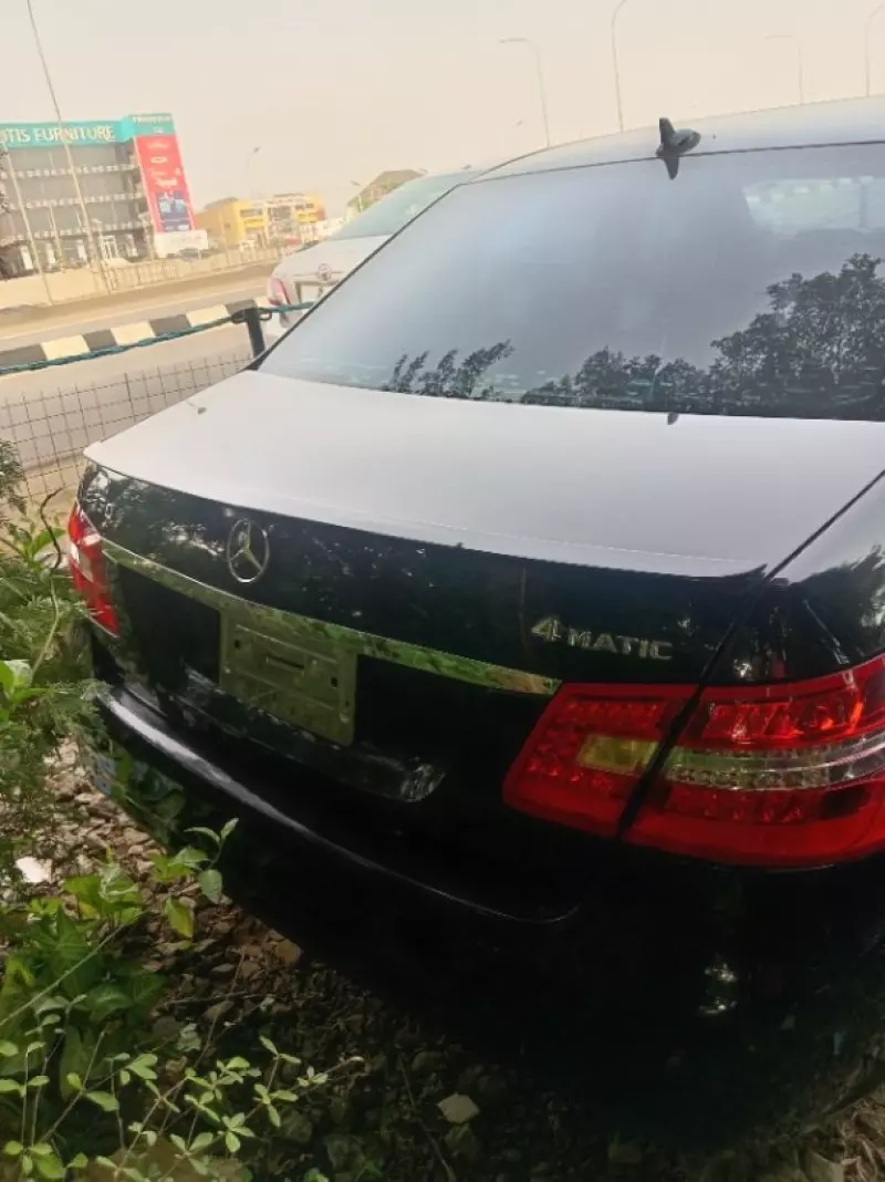 Mercedes-Benz E-Class   - 2010