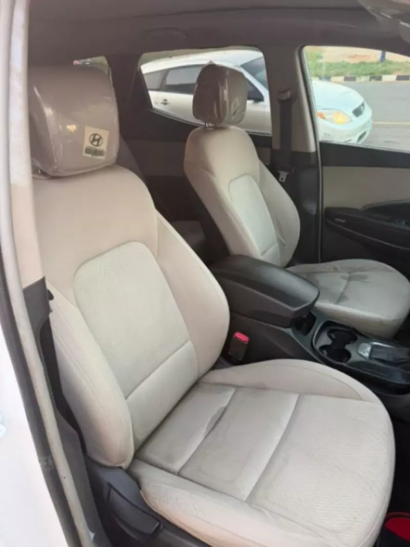 Hyundai Santa Fe   - 2014