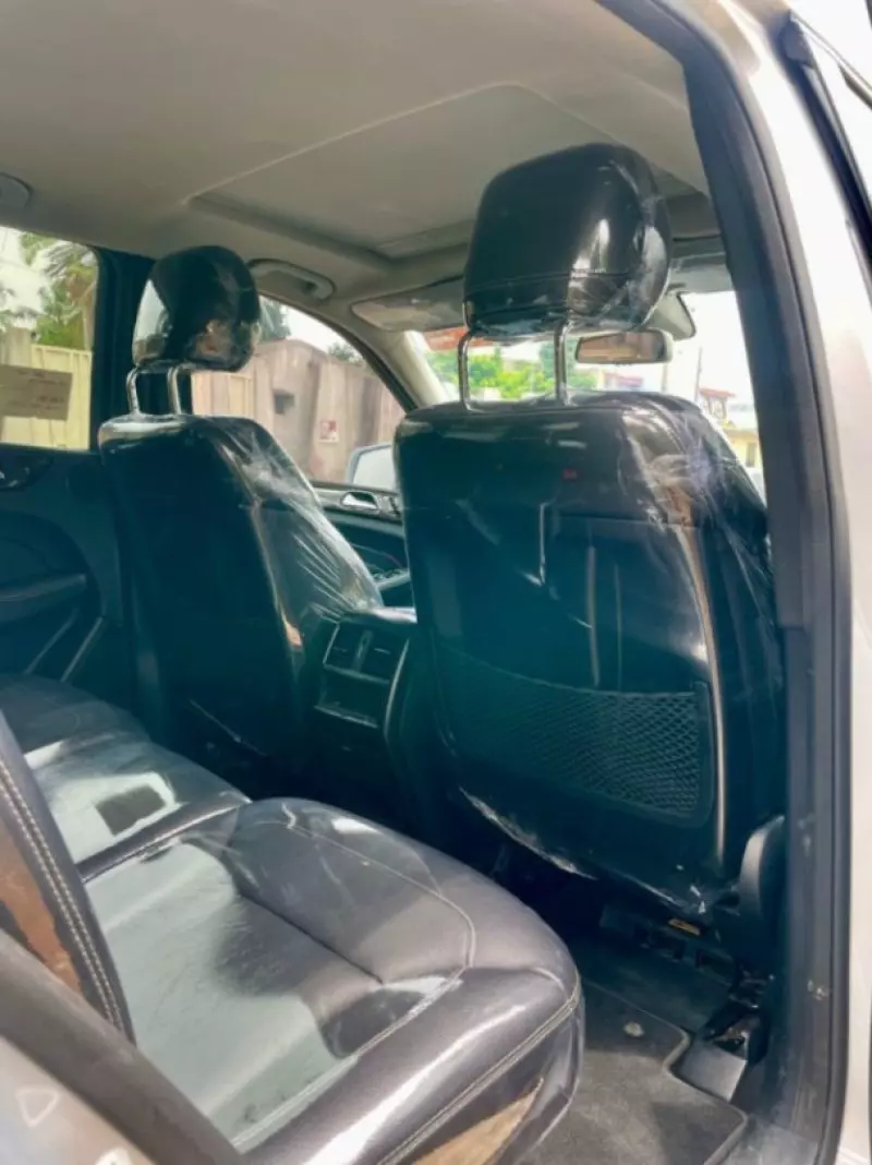 Mercedes-Benz ML-Class   - 2013