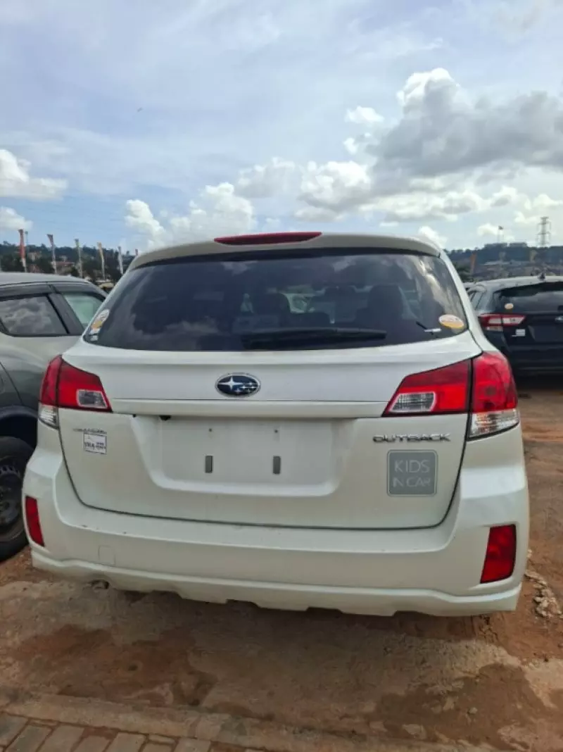 Subaru Outback   - 2013