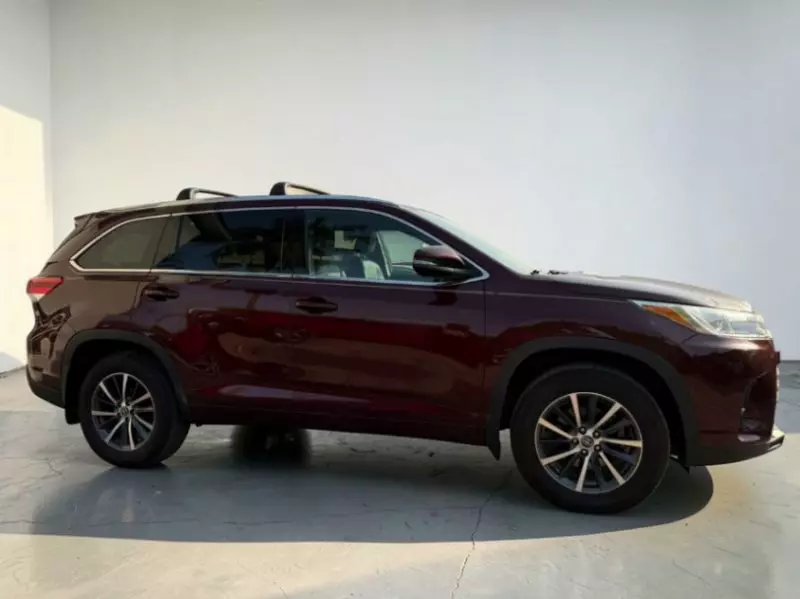 Toyota Highlander   - 2017