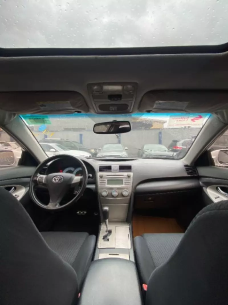 TOYOTA Camry - 2010