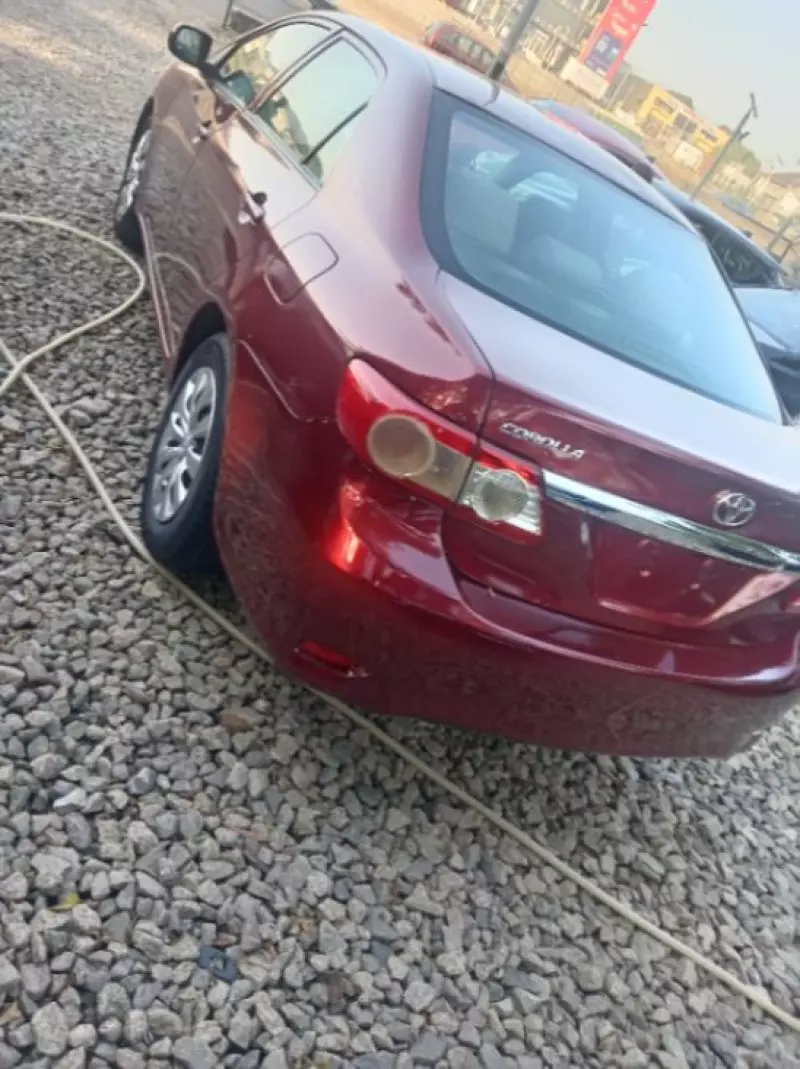 TOYOTA Corolla   - 2012