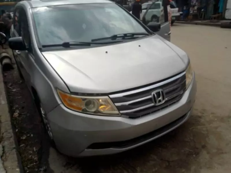 Honda Odyssey hybrid   - 2012