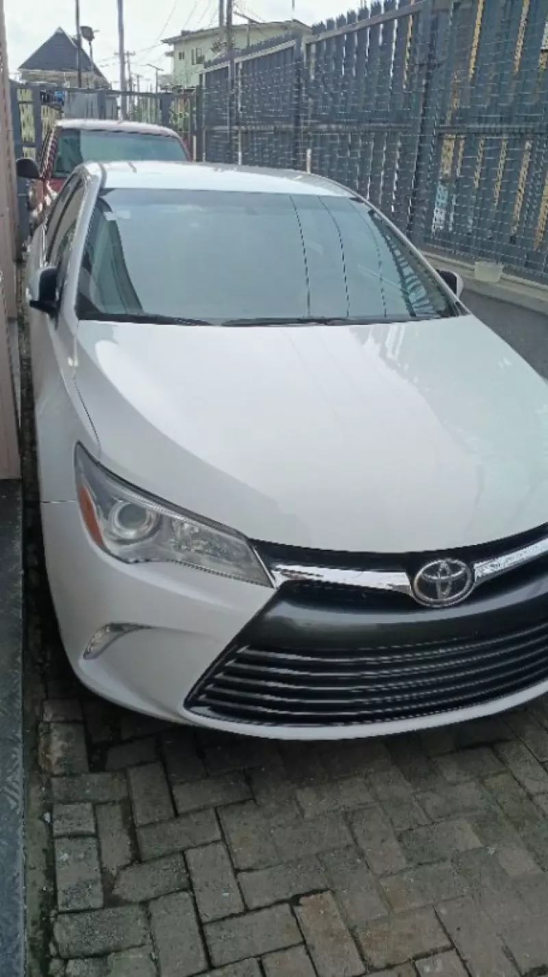 Toyota Camry - 2015