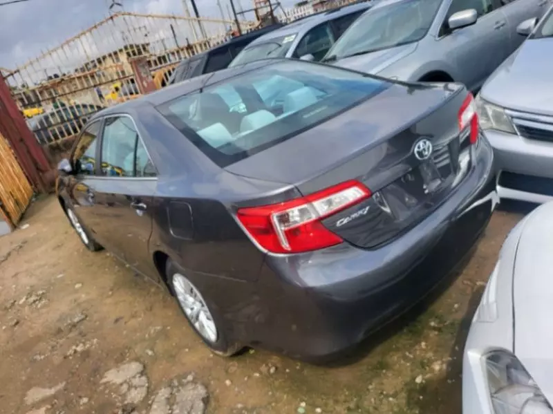 Toyota camry   - 2013