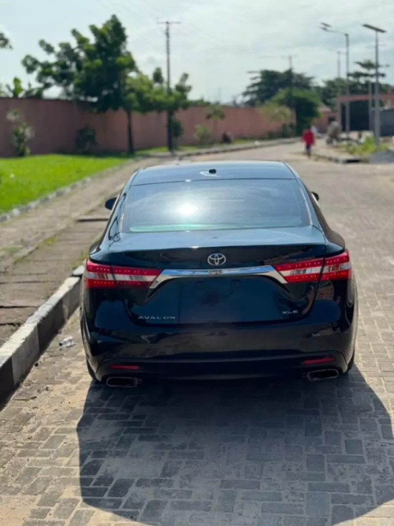 TOYOTA Avalon   - 2013