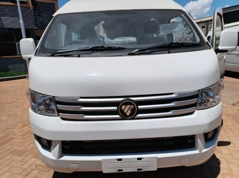 TOYOTA Hiace - 2013