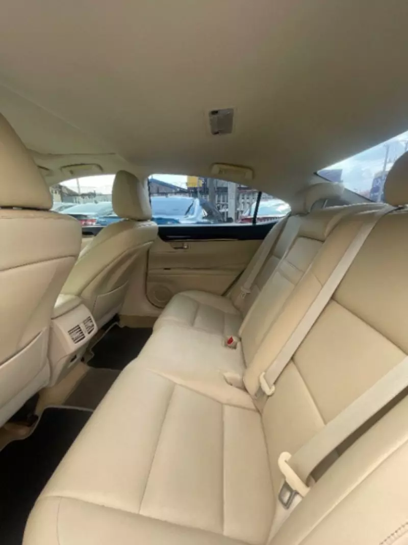 Lexus ES 350   - 2013