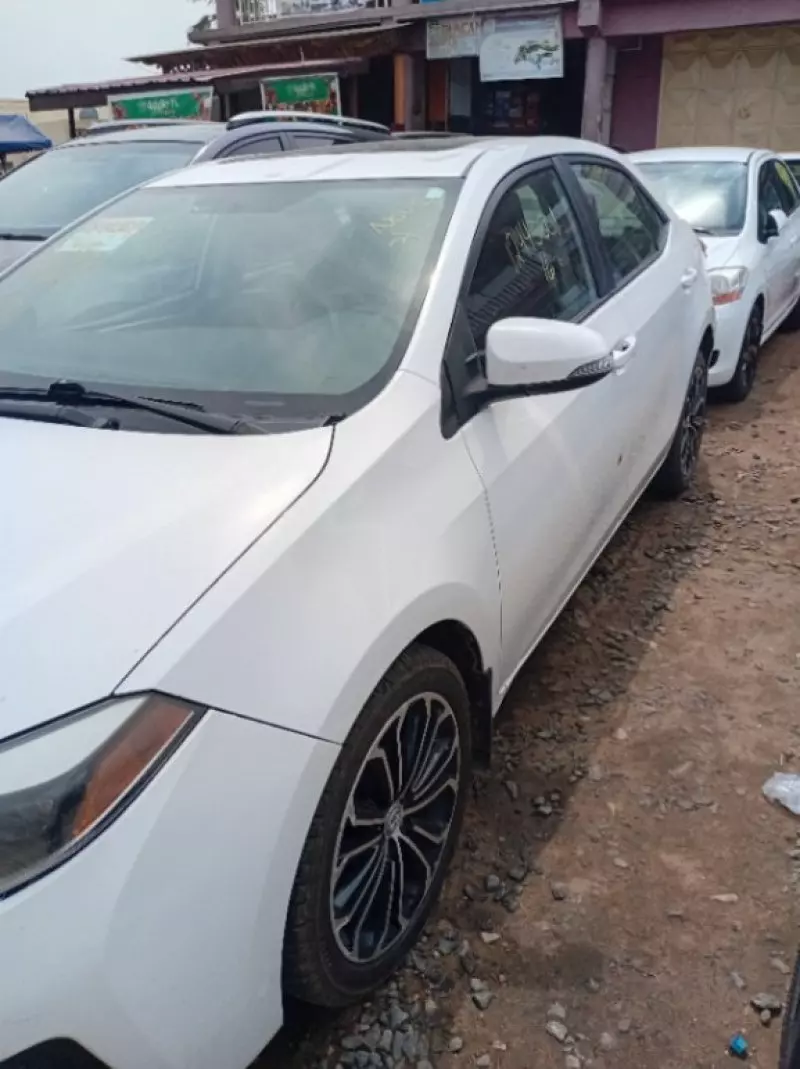 Toyota Corolla   - 2016