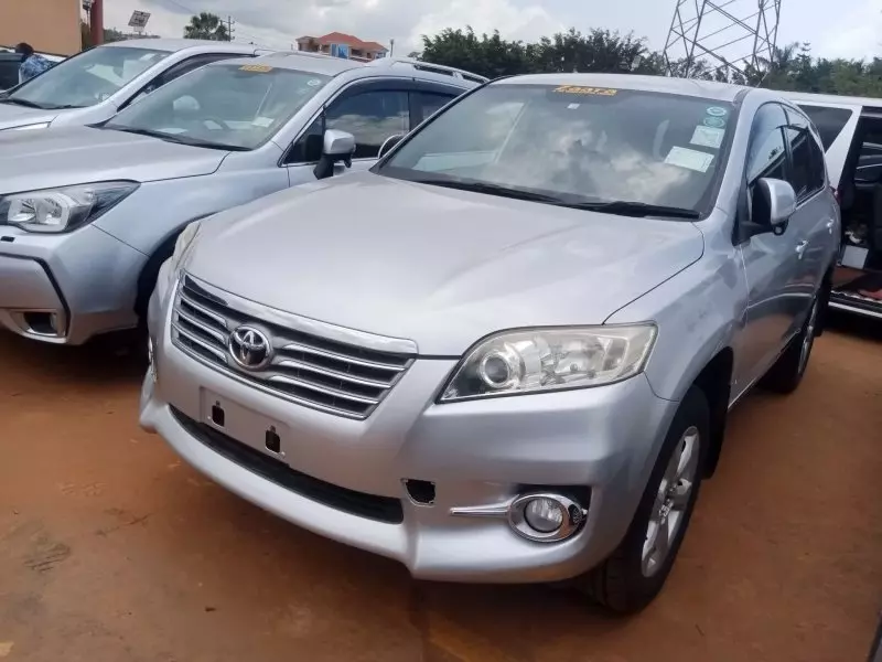 Toyota Vanguard    - 2012