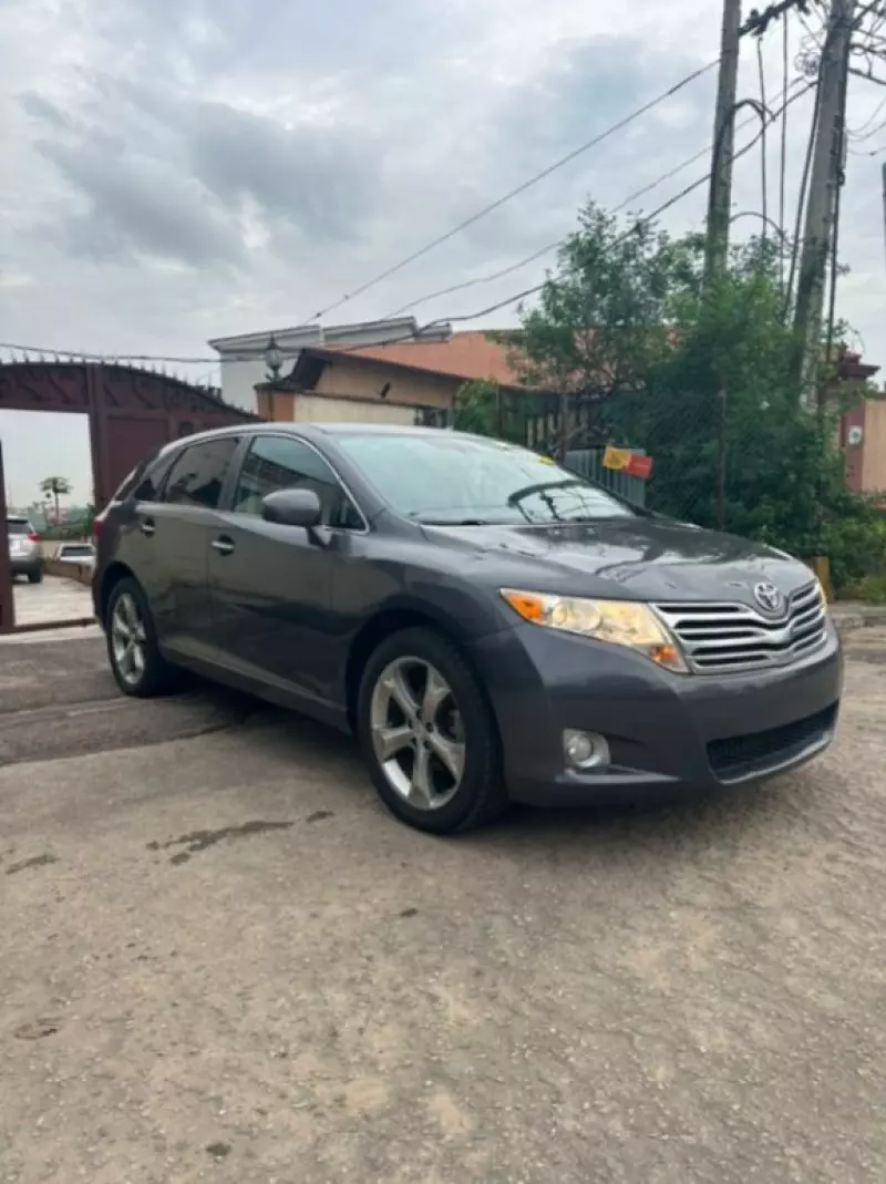TOYOTA Venza   - 2011