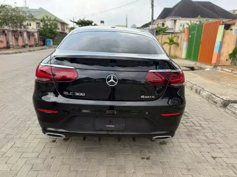 Mercedes-Benz GLC 300 - 2021