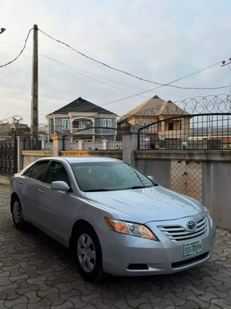TOYOTA Camry   - 2009